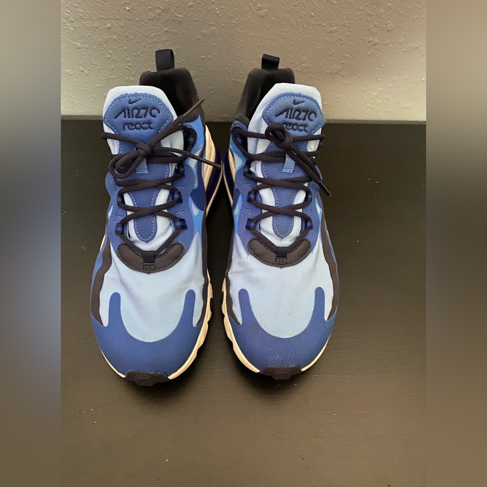 Semi used Nike 270 Reacts. Men’s size 8.5. Blue mixture.